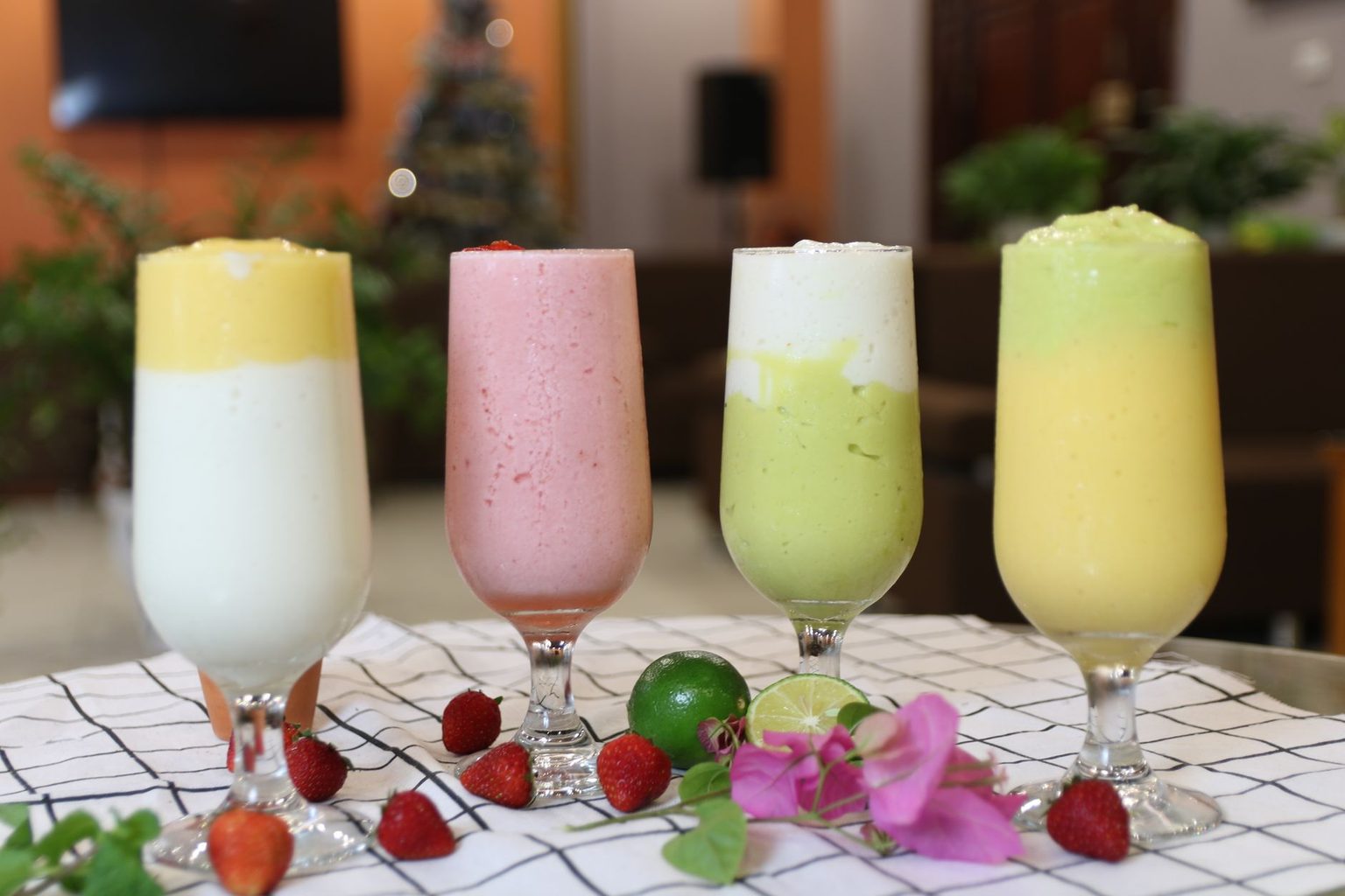 SMOOTHIE KING AND LINDSAY HUBBARD SERVE UP THE ULTIMATE "SUMMER DUO" WITH LAUNCH OF NEW CAMPAIGN AND THEIR DELICIOUS AND NUTRITIOUS FLATBREAD &amp; SMOOTHIE COMBO